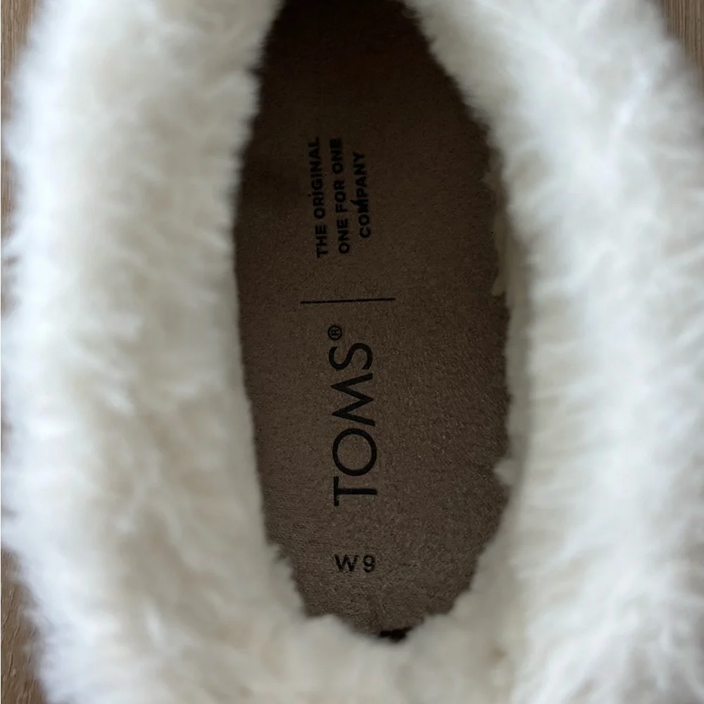 TOMS Women’s Paxton Shoe/Sneaker